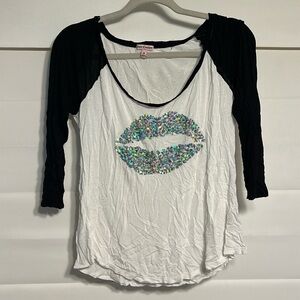 Juicy Couture lip 👄 sequin shirt
